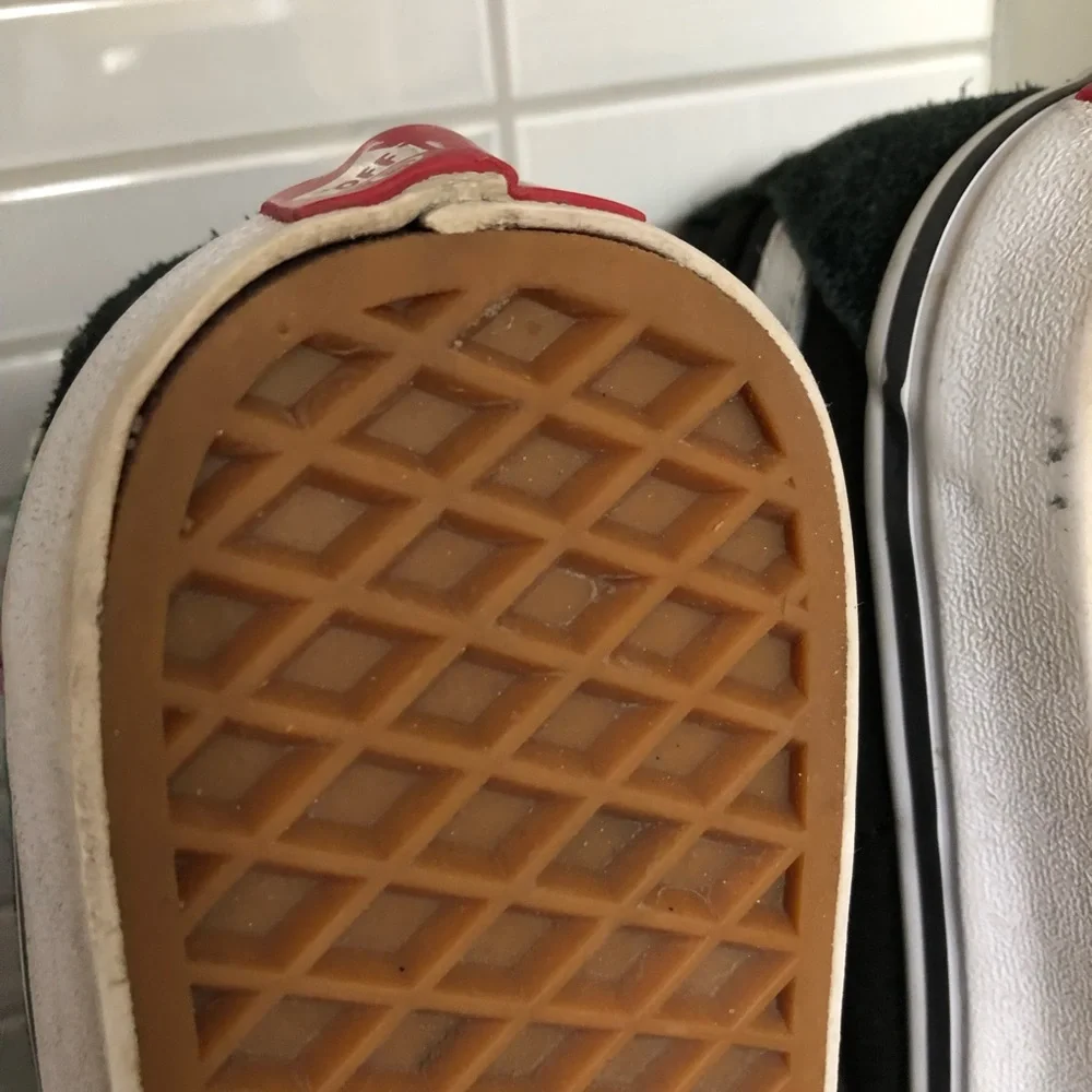 🥳HOST PICK🥳 Vans suede unisex floral high tops - Picture 10 of 10